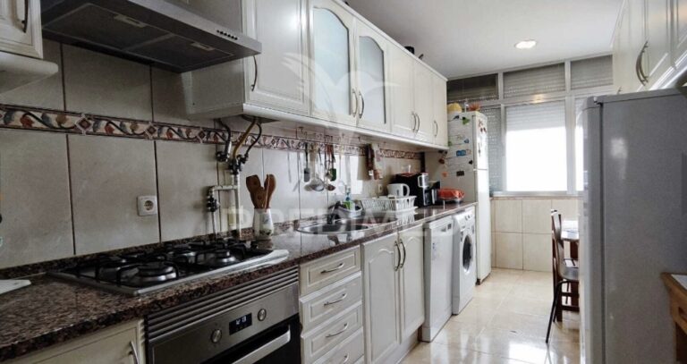 Apartamento T3 em Odivelas com boas áreas